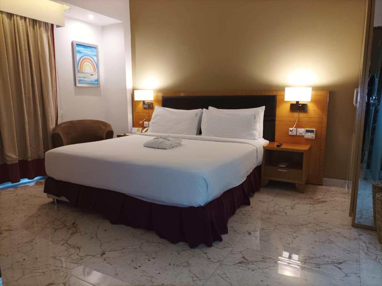 One-Bedroom Suite Single Sofa Bed,1626366782:JPEG